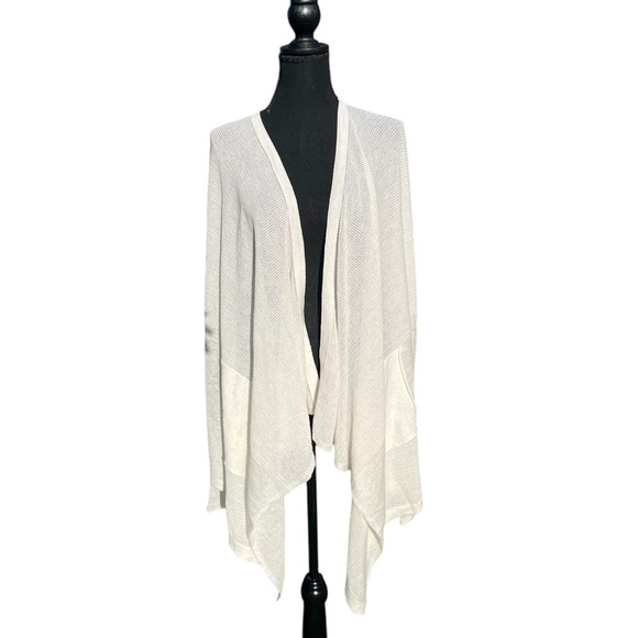 Women’s Cream Net Sweater. By Vera Wang size XL. Multiple use uses. - Picture 1 of 5